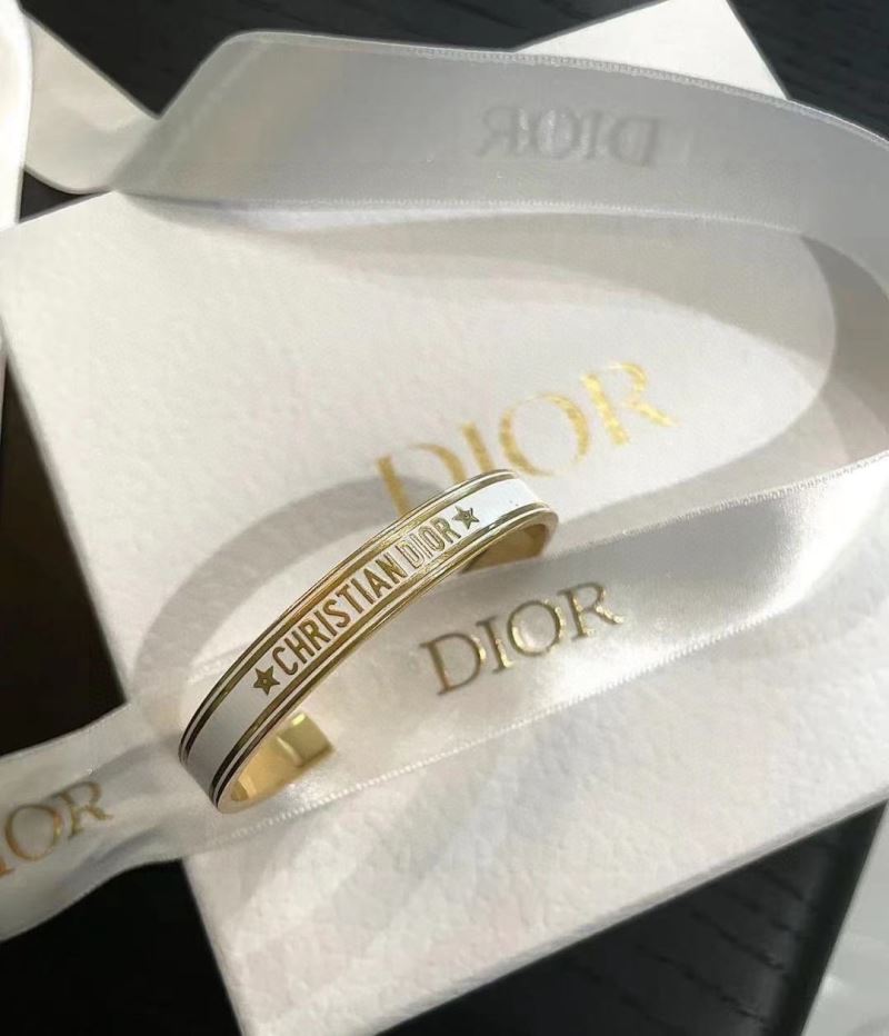 chr1st1an D10r bracelets